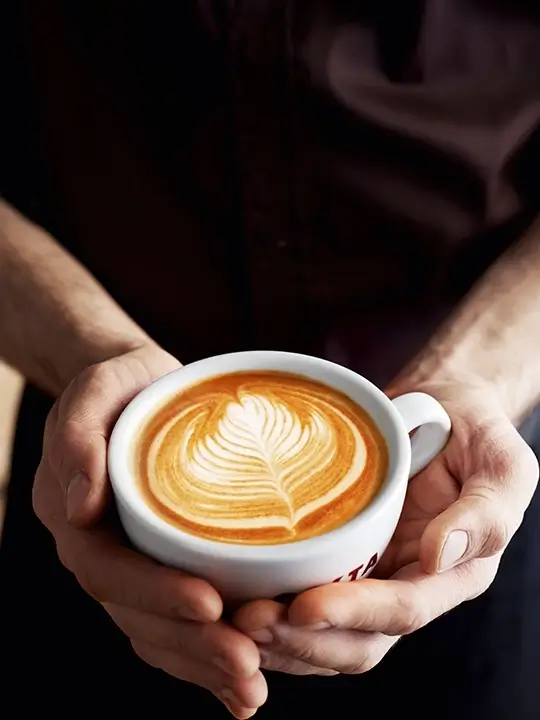 Flat White: Skvěle vyvážený poměr kávy a mléka